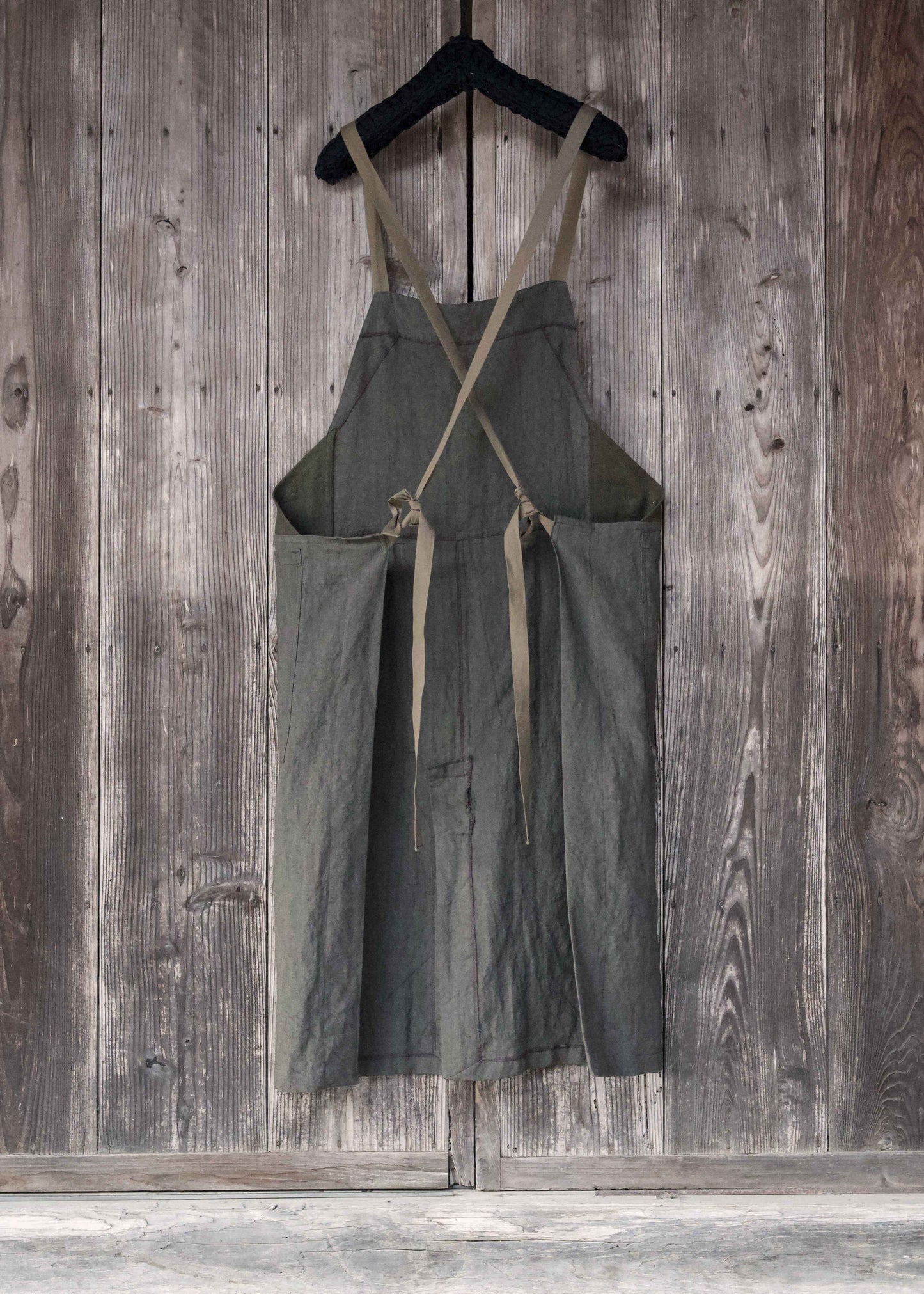 SLIT APRON