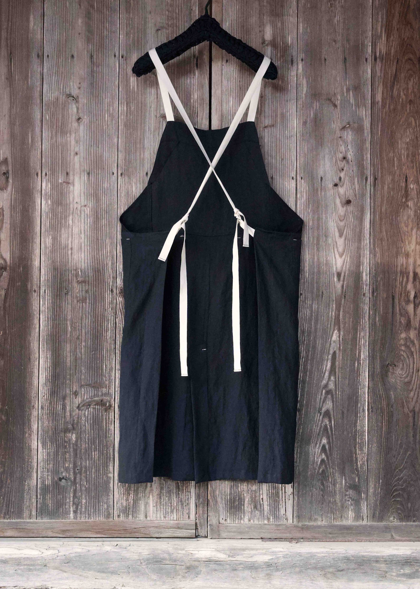SLIT APRON