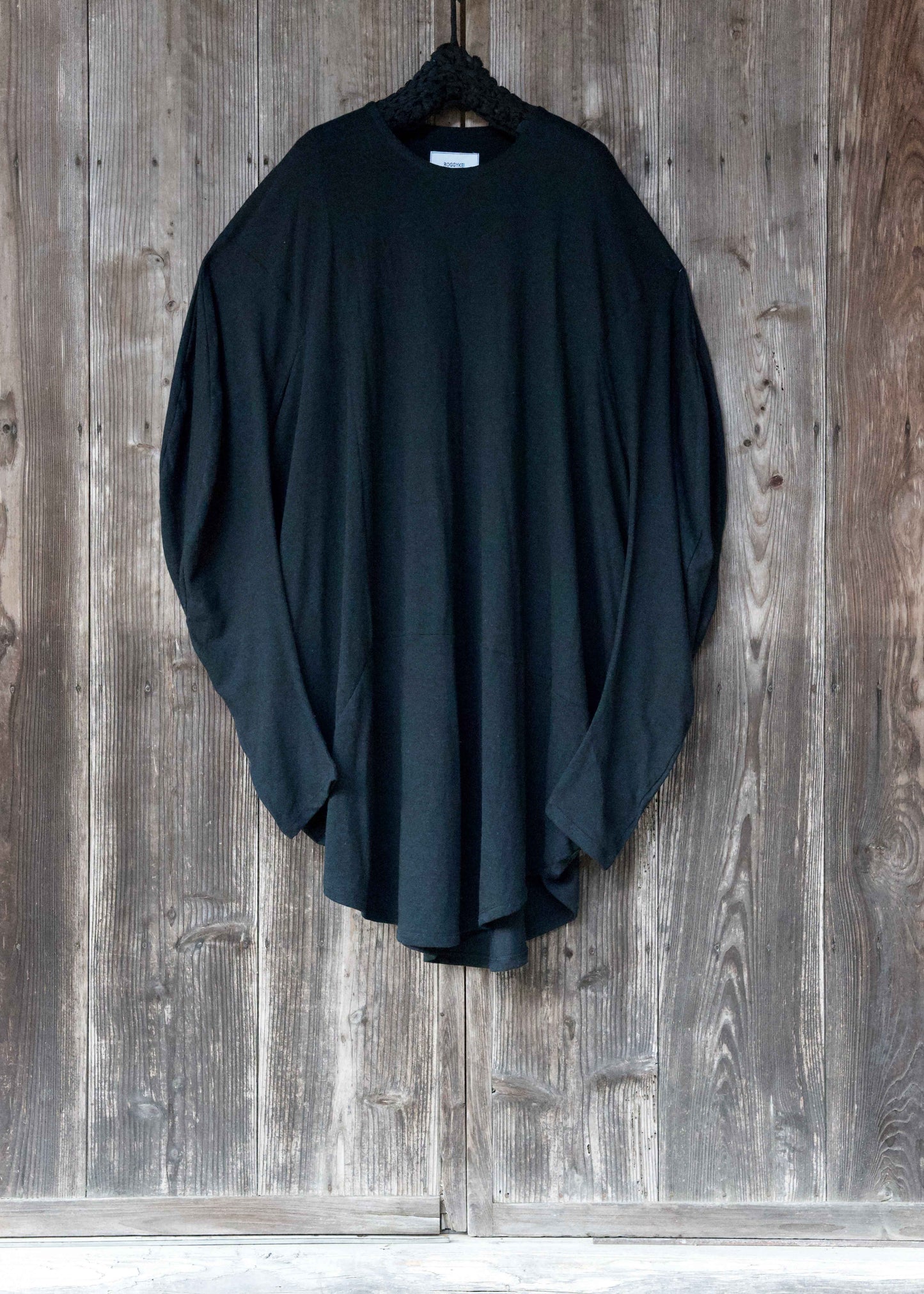 CIRCLE T-SHIRT L/S  BLACK