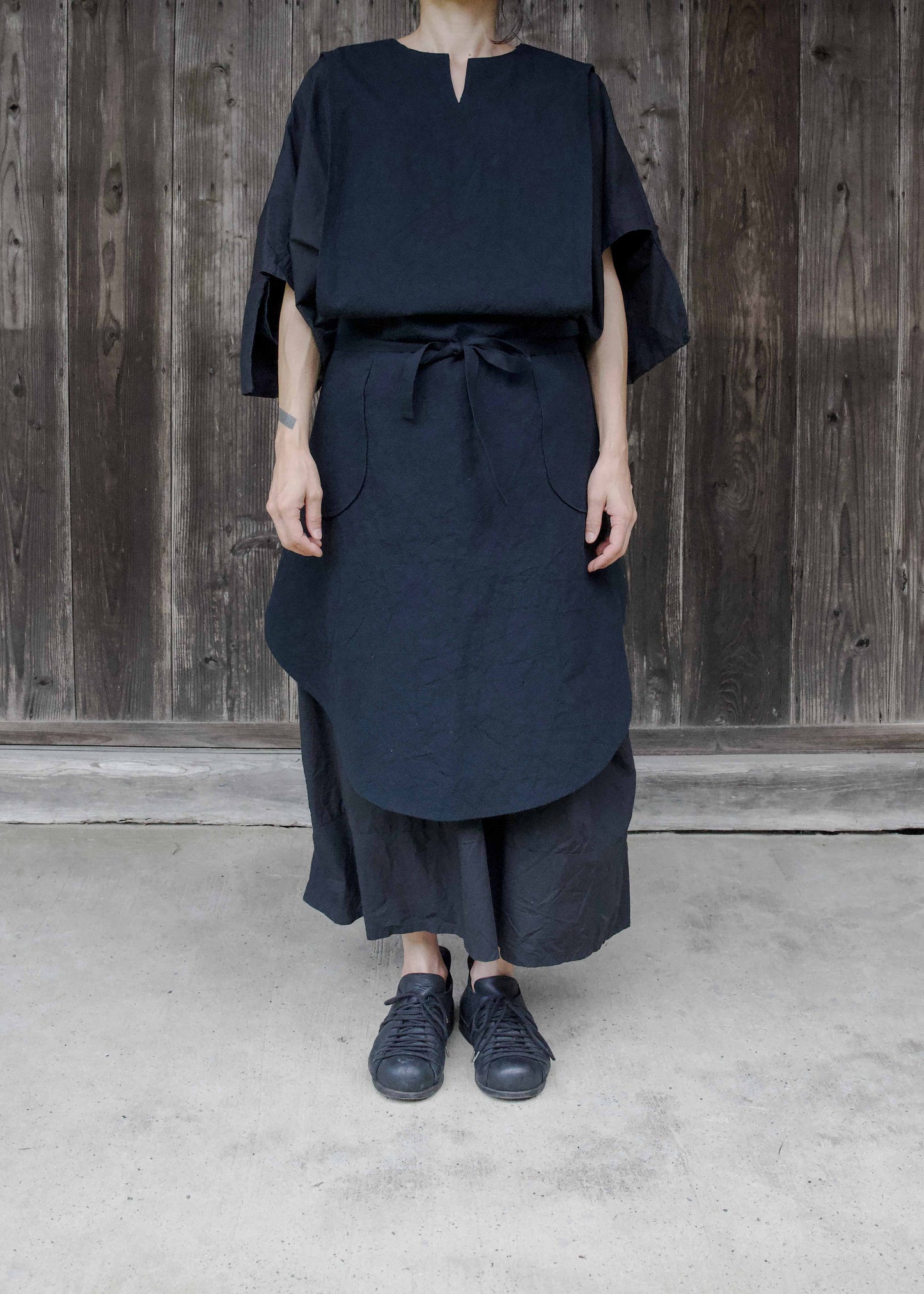 CIRCLE APRON -BLACK-