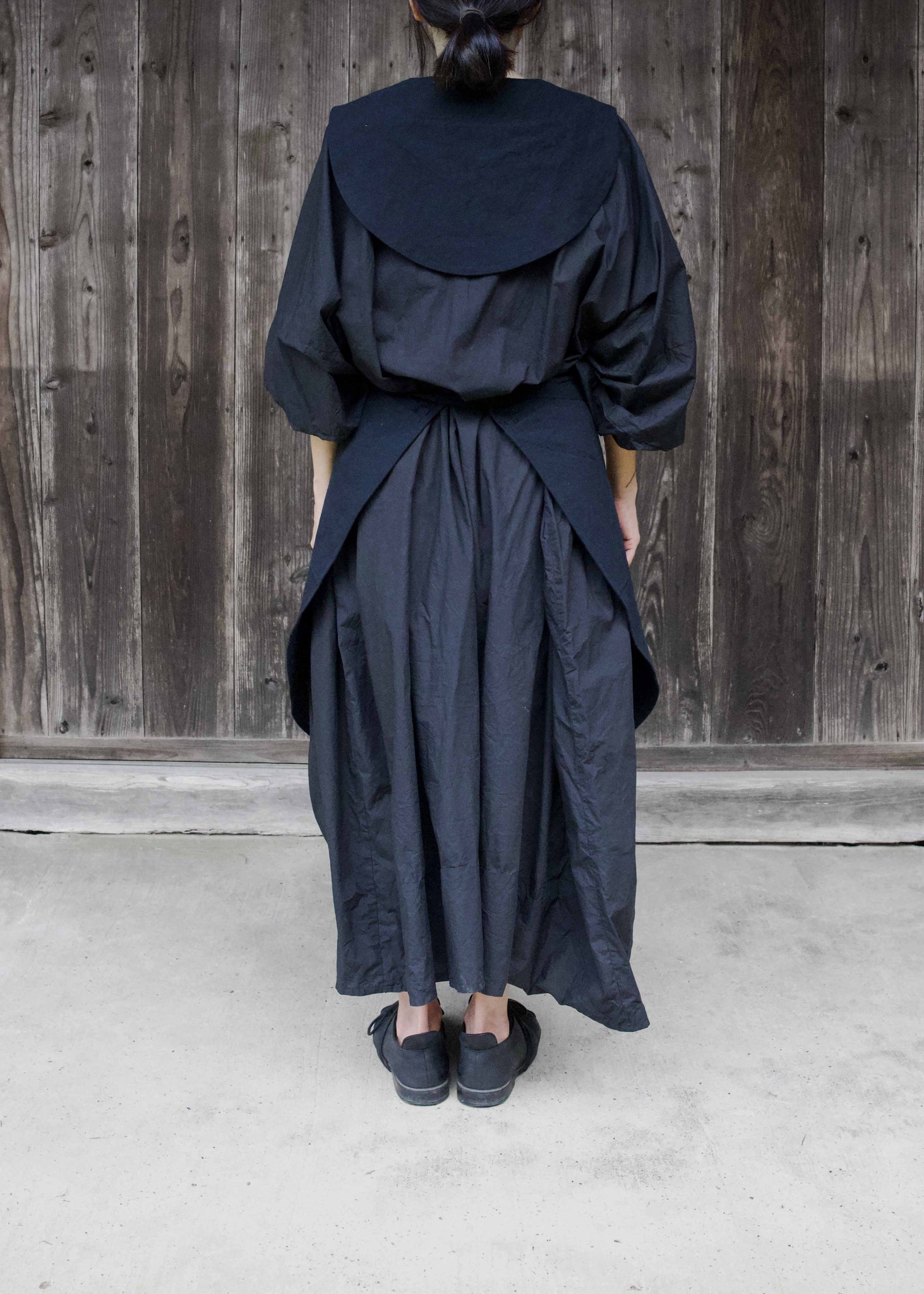 CIRCLE APRON -BLACK-