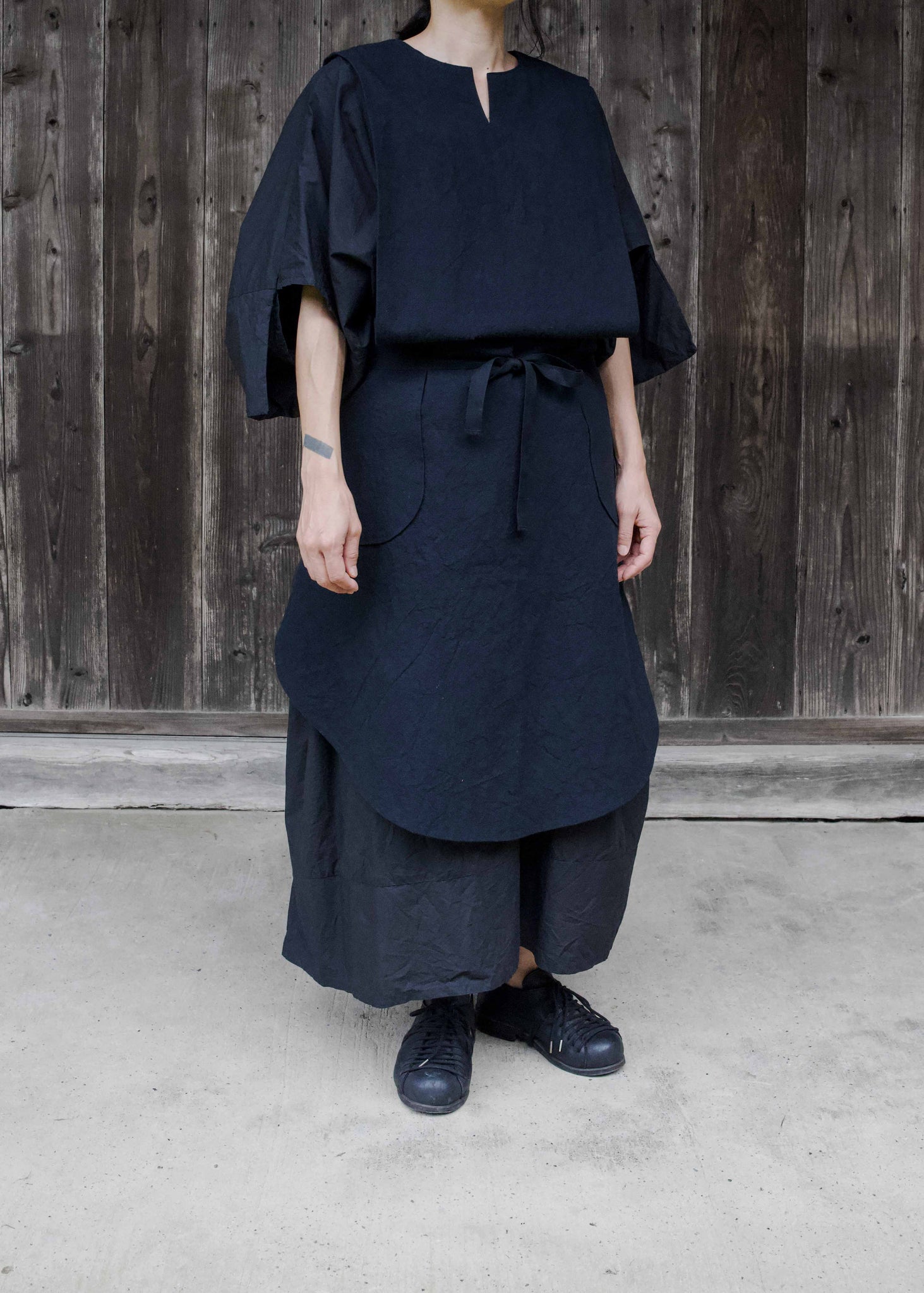 CIRCLE APRON -BLACK-