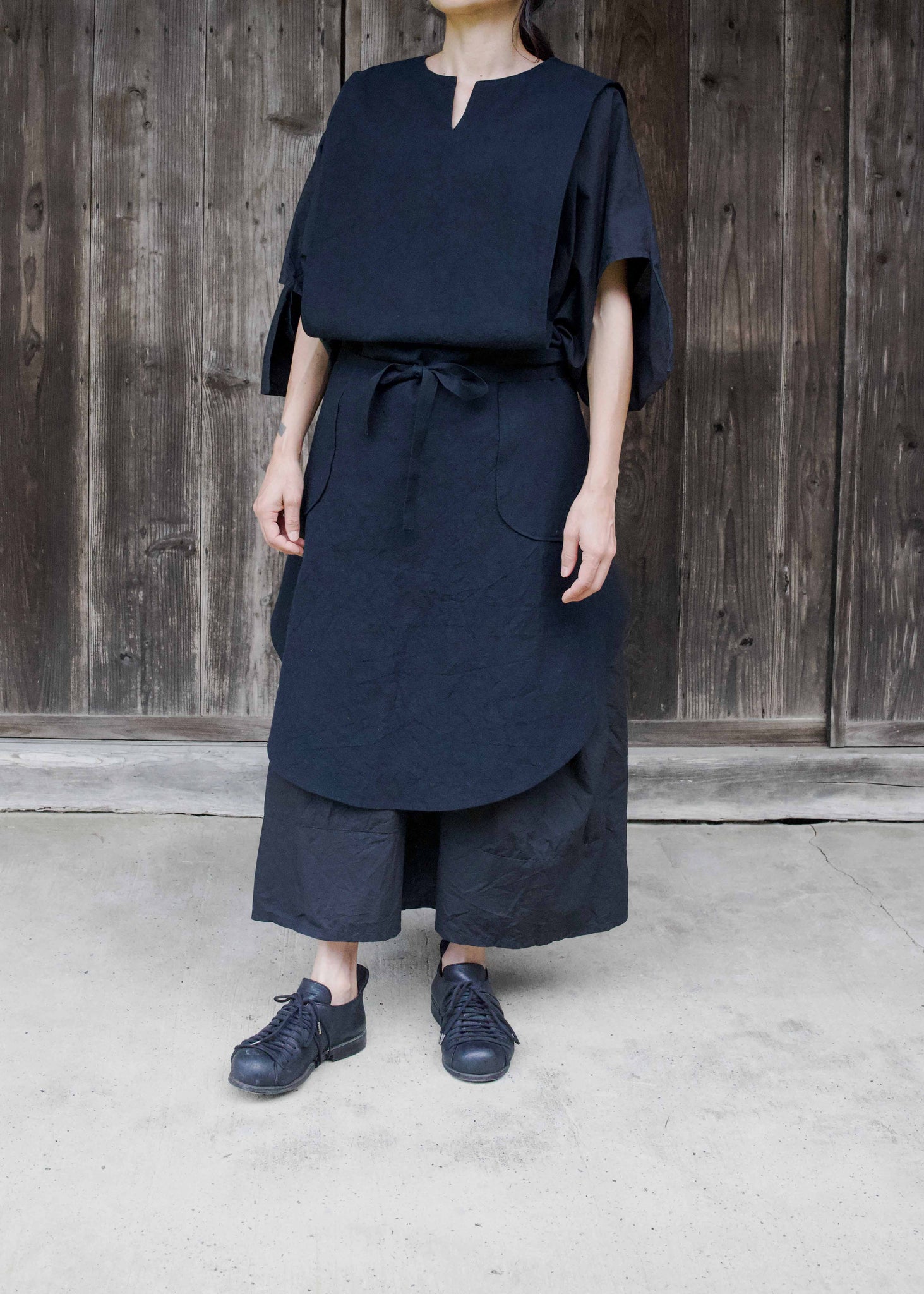 CIRCLE APRON -BLACK-