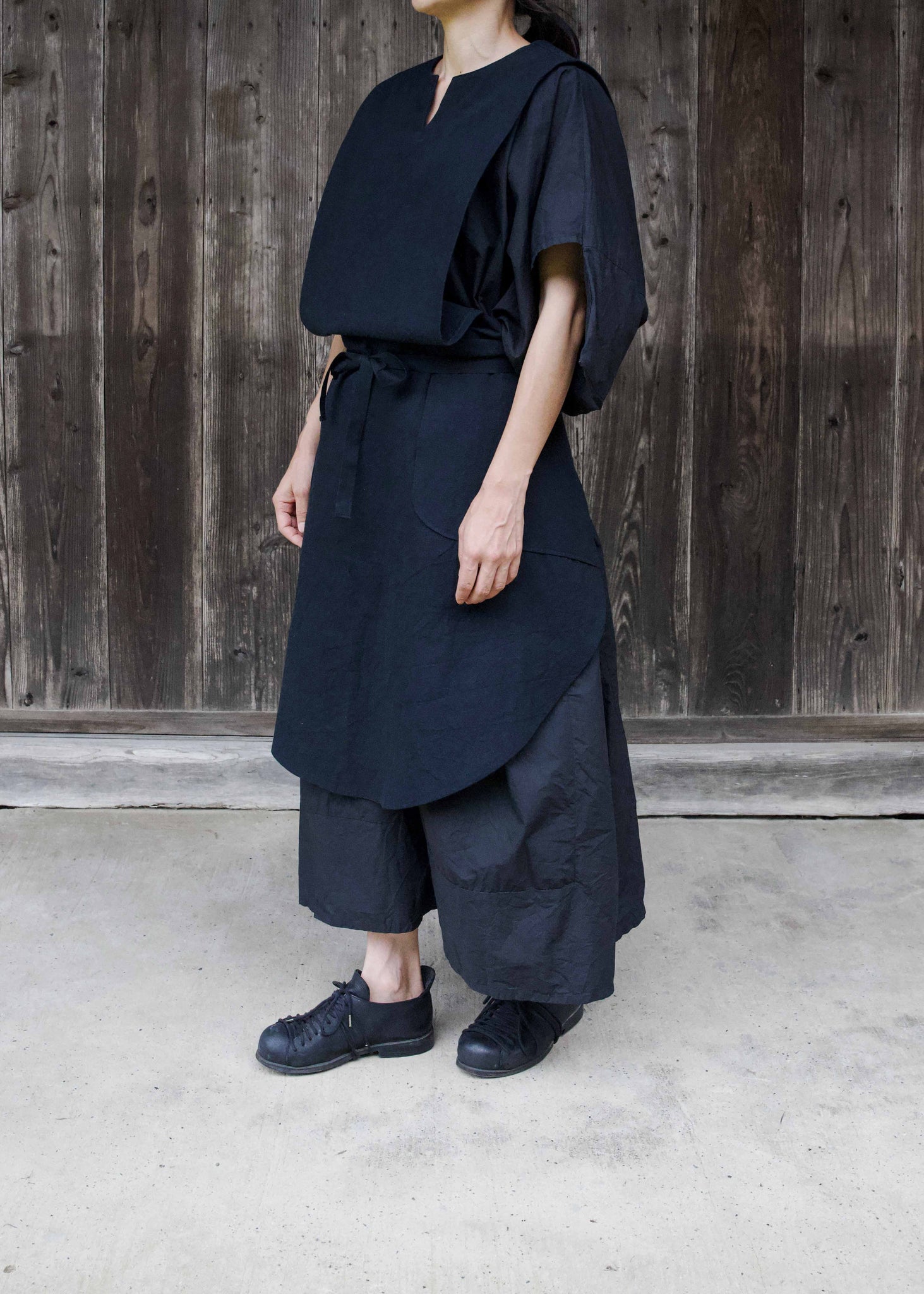 CIRCLE APRON -BLACK-