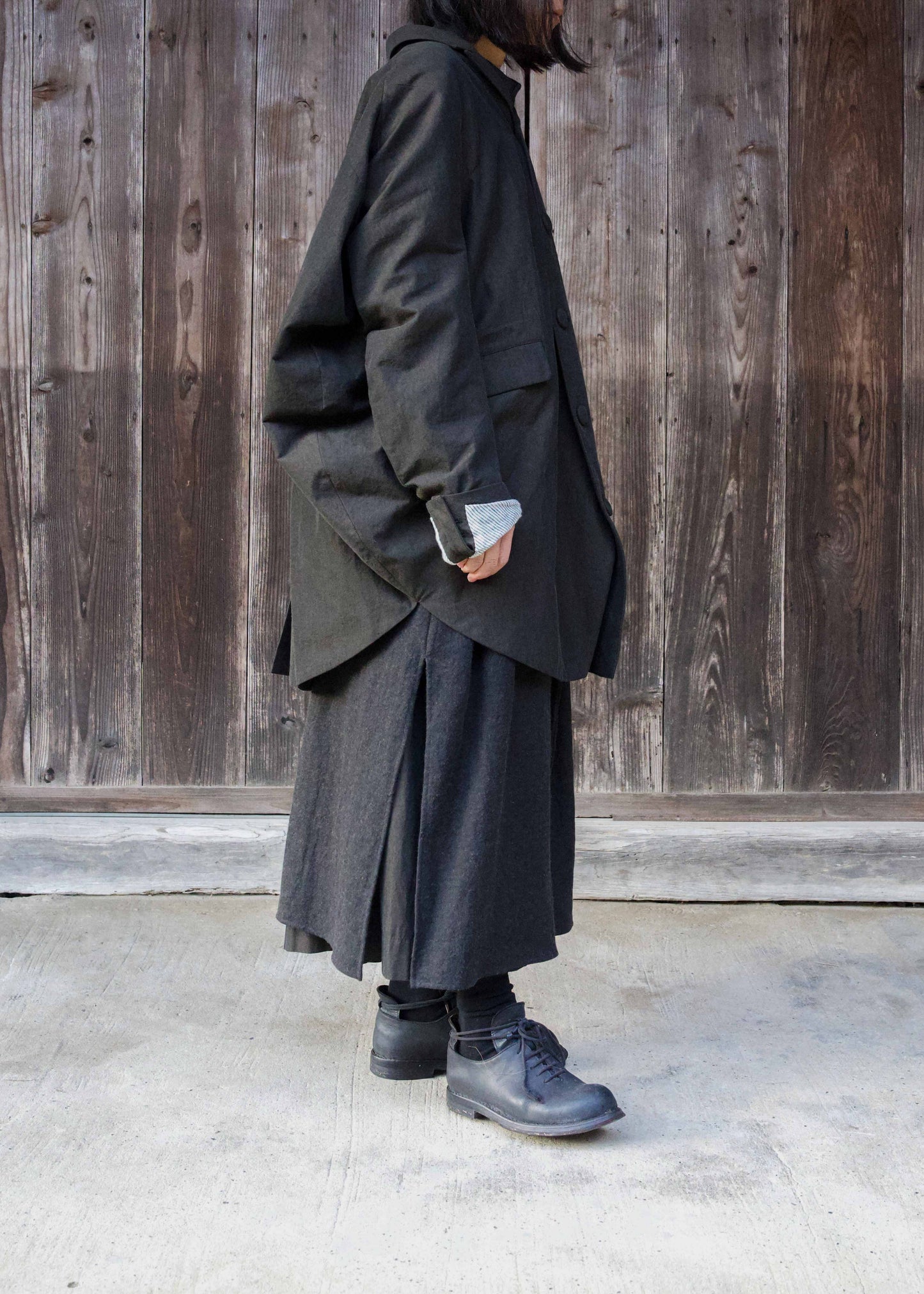 5 BUTTONS CIRCLE JACKET (DARK BROWN)